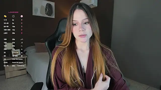 Snapshot of Alexandra-16 chatting on October 16, 2025, 10:11 pm Alexandra-16 online show from October 16, 2025, 10:11 pm