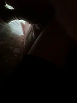 Snapshot of Miubeeeee chatting on November 6, 2025, 9:21 am Miubeeeee online show from November 6, 2025, 9:21 am