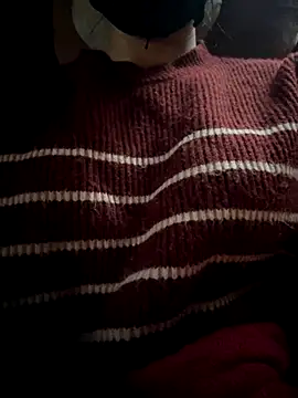 Snapshot of Miubeeeee chatting on November 12, 2025, 5:30 am Miubeeeee online show from November 12, 2025, 5:30 am