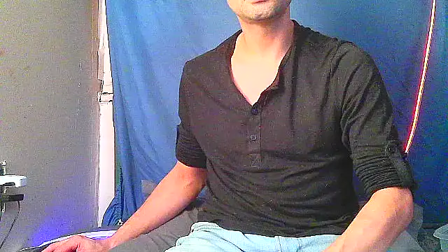 Snapshot of highinhtxx chatting on October 10, 2025, 5:23 pm highinhtxx online show from October 10, 2025, 5:23 pm