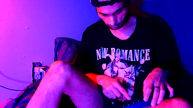 Snapshot of highinhtxx chatting on October 25, 2025, 10:15 pm highinhtxx online show from October 25, 2025, 10:15 pm