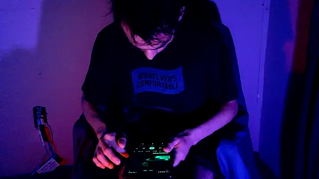 Snapshot of highinhtxx chatting on November 11, 2025, 10:15 am highinhtxx online show from November 11, 2025, 10:15 am