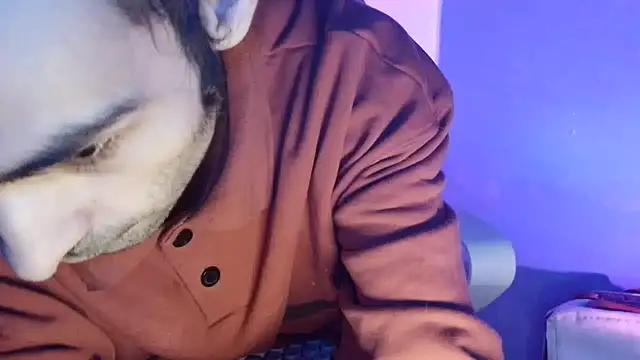 highinhtxx online show from June 5, 2026, 12:06 am