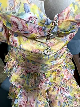 Snapshot of lee_ly chatting on October 20, 2025, 1:00 pm lee ly online show from October 20, 2025, 1:00 pm