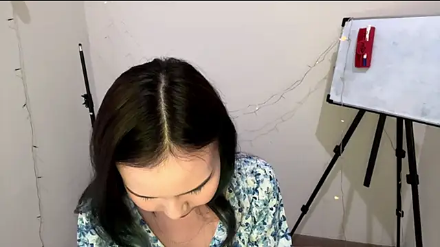 Snapshot of CarollFalick chatting on November 28, 2025, 7:33 am CarollFalick online show from November 28, 2025, 7:33 am