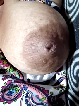 Hotmommax online show from March 5, 2026, 1:12 am