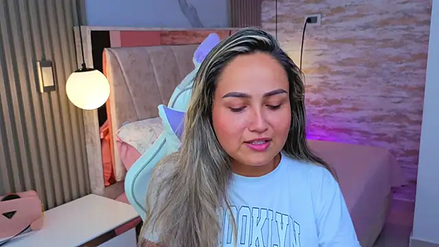 Snapshot of lila_cute1 chatting on October 24, 2025, 8:16 pm lila cute1 online show from October 24, 2025, 8:16 pm