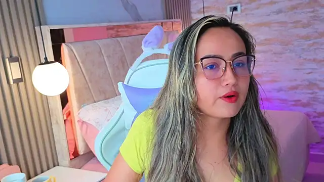 Snapshot of lila_cute1 chatting on October 25, 2025, 12:23 pm lila cute1 online show from October 25, 2025, 12:23 pm