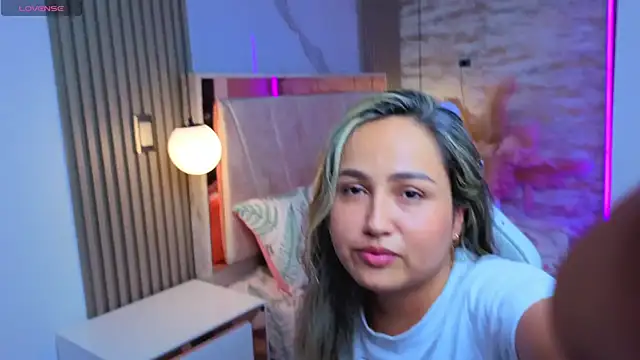 Snapshot of lila_cute1 chatting on November 2, 2025, 10:39 am lila cute1 online show from November 2, 2025, 10:39 am