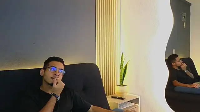 Jaybrown  1 online show from October 13, 2025, 4:34 am