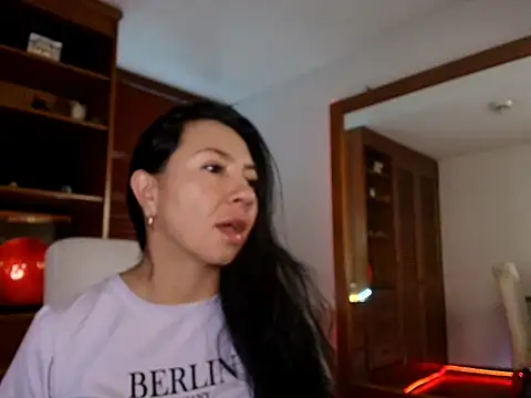 Talia  velvet online show from December 22, 2025, 11:29 am