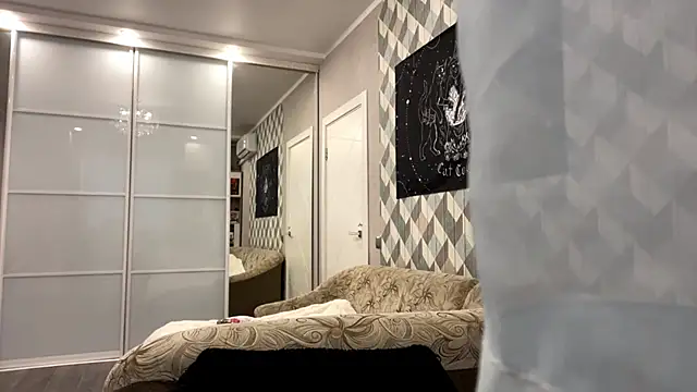 RebelKitsune online show from October 31, 2025, 5:08 am