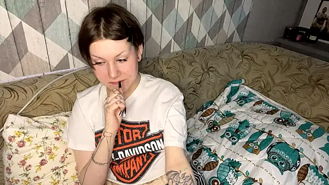 RebelKitsune online show from November 23, 2025, 6:35 am