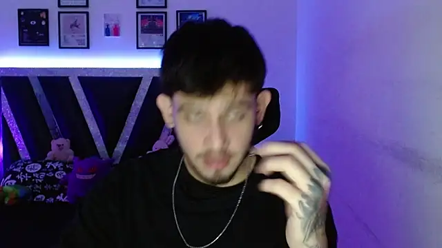 Sebasxxl12 online show from October 17, 2025, 1:14 pm