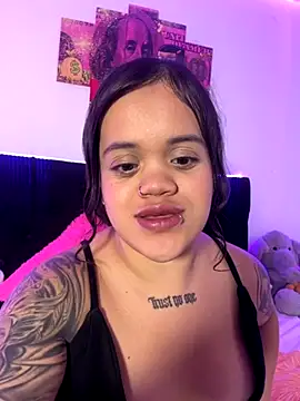 Snapshot of Sussyroxxx chatting on November 27, 2025, 6:04 am Sussyroxxx online show from November 27, 2025, 6:04 am