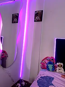 Snapshot of Sussyroxxx chatting on November 28, 2025, 5:26 pm Sussyroxxx online show from November 28, 2025, 5:26 pm