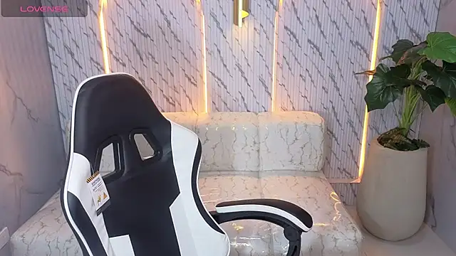 Snapshot of Terry_tx chatting on October 7, 2025, 12:46 pm Terry tx online show from October 7, 2025, 12:46 pm