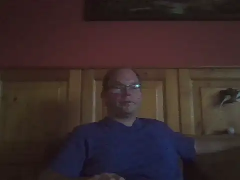 Snapshot of Rado2812 chatting on September 30, 2025, 3:28 pm Rado2812 online show from September 30, 2025, 3:28 pm