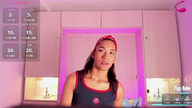 AnahiCollins online show from February 17, 2026, 11:29 am