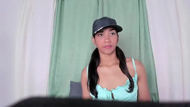 AnahiCollins online show from March 14, 2026, 11:37 am