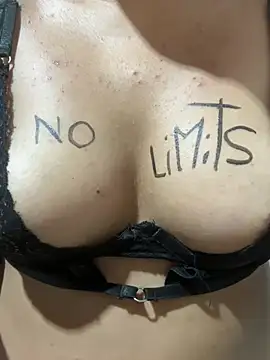 Snapshot of Valentinahot7 chatting on March 1, 2026, 3:47 pm Valentinahot7 online show from March 1, 2026, 3:47 pm