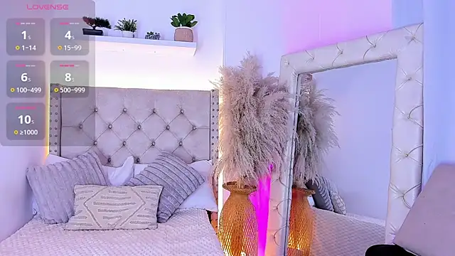 Snapshot of mia_juicy_ chatting on October 28, 2025, 1:09 am mia juicy online show from October 28, 2025, 1:09 am