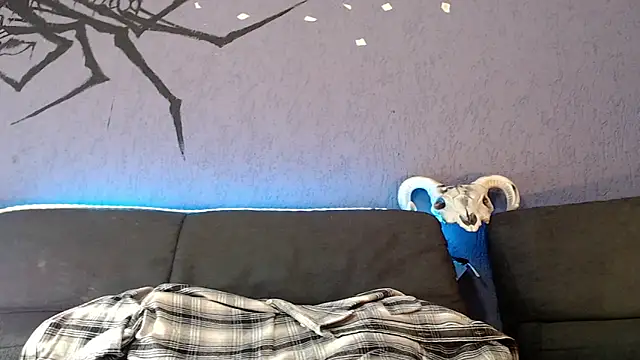 Kuregari xs online show from October 10, 2025, 6:01 am