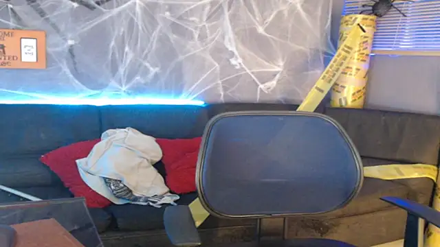 Kuregari xs online show from October 25, 2025, 4:42 am