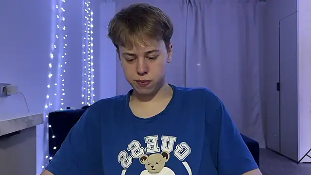 Snapshot of _bee_boy_ chatting on October 10, 2025, 3:33 pm bee boy online show from October 10, 2025, 3:33 pm