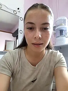 EmmaValencia  online show from November 7, 2025, 7:58 pm