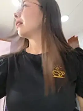 EmmaValencia  online show from February 3, 2026, 4:34 pm