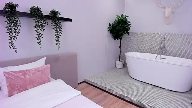 Snapshot of NikkaBush chatting on November 3, 2025, 6:09 pm NikkaBush online show from November 3, 2025, 6:09 pm