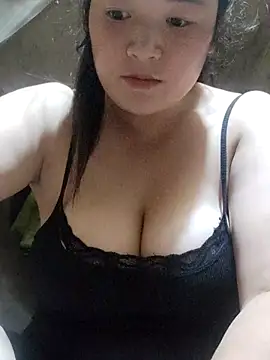 linhmiucute online show from October 24, 2025, 1:07 pm