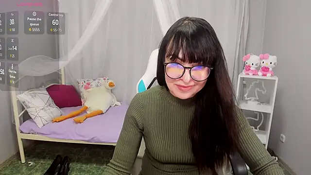 LindaRomero online show from November 4, 2025, 9:52 am