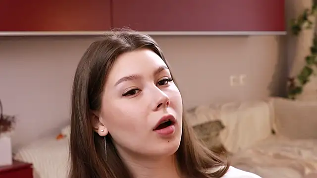 Snapshot of MondoNeko chatting on October 4, 2025, 7:17 am MondoNeko online show from October 4, 2025, 7:17 am