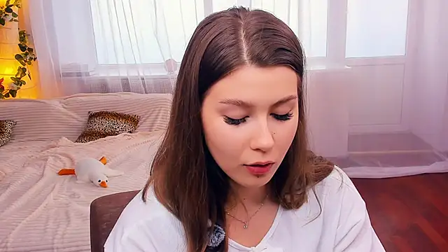 Snapshot of MondoNeko chatting on October 10, 2025, 7:18 am MondoNeko online show from October 10, 2025, 7:18 am