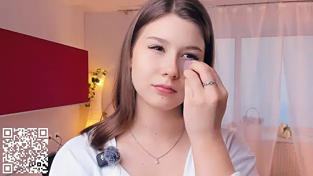 Snapshot of MondoNeko chatting on October 23, 2025, 7:18 am MondoNeko online show from October 23, 2025, 7:18 am