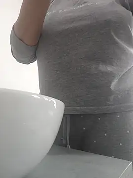 Snapshot of sexyguenda chatting on November 8, 2025, 8:25 am sexyguenda online show from November 8, 2025, 8:25 am