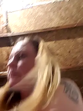 Snapshot of Queen2454 chatting on March 6, 2026, 9:39 am Queen2454 online show from March 6, 2026, 9:39 am