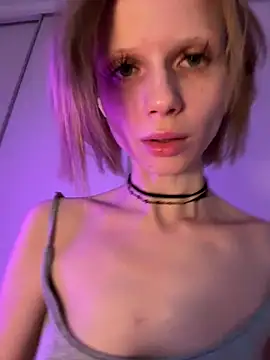 bunnyirisluv online show from March 6, 2026, 10:50 pm