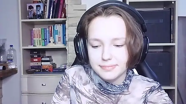 Snapshot of Diana-back chatting on October 26, 2025, 6:19 am Diana-back online show from October 26, 2025, 6:19 am