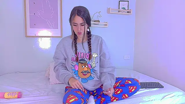 Julietasweett   online show from November 14, 2025, 12:04 pm