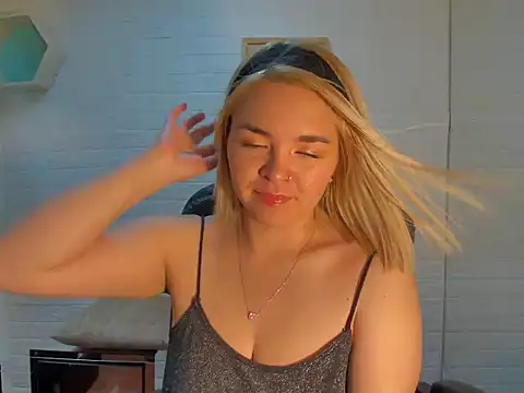 Eily Blunts online show from October 15, 2025, 7:58 pm