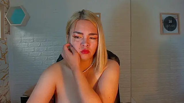 Eily Blunts online show from October 19, 2025, 12:50 pm