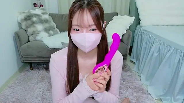 Seira  nn online show from November 12, 2025, 1:22 pm