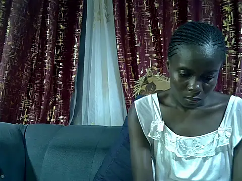 Snapshot of LowkeyLush chatting on September 28, 2025, 9:20 pm LowkeyLush online show from September 28, 2025, 9:20 pm
