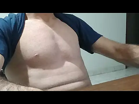 Garoto018 online show from January 13, 2026, 11:54 pm