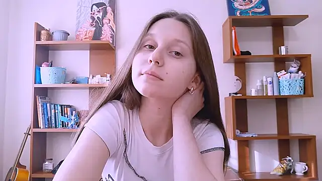 Snapshot of MaryGermani chatting on October 1, 2025, 12:11 pm MaryGermani online show from October 1, 2025, 12:11 pm