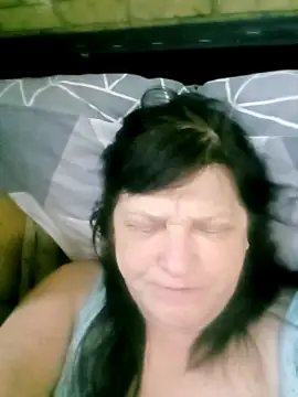 Apeesynka55211 online show from April 21, 2026, 12:45 am