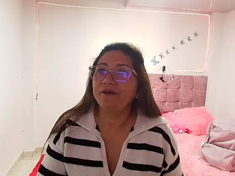 Snapshot of scarlett_mystic chatting on October 1, 2025, 2:34 pm scarlett mystic online show from October 1, 2025, 2:34 pm